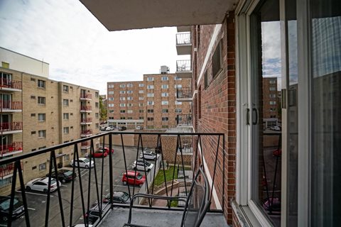 Surf and Surfside apartments and townhomes in Downtown Madison, WI. Fully Furnished, studio, one bedroom, 2 bedroom. Lake views. Managed by Wisconsin Management Company